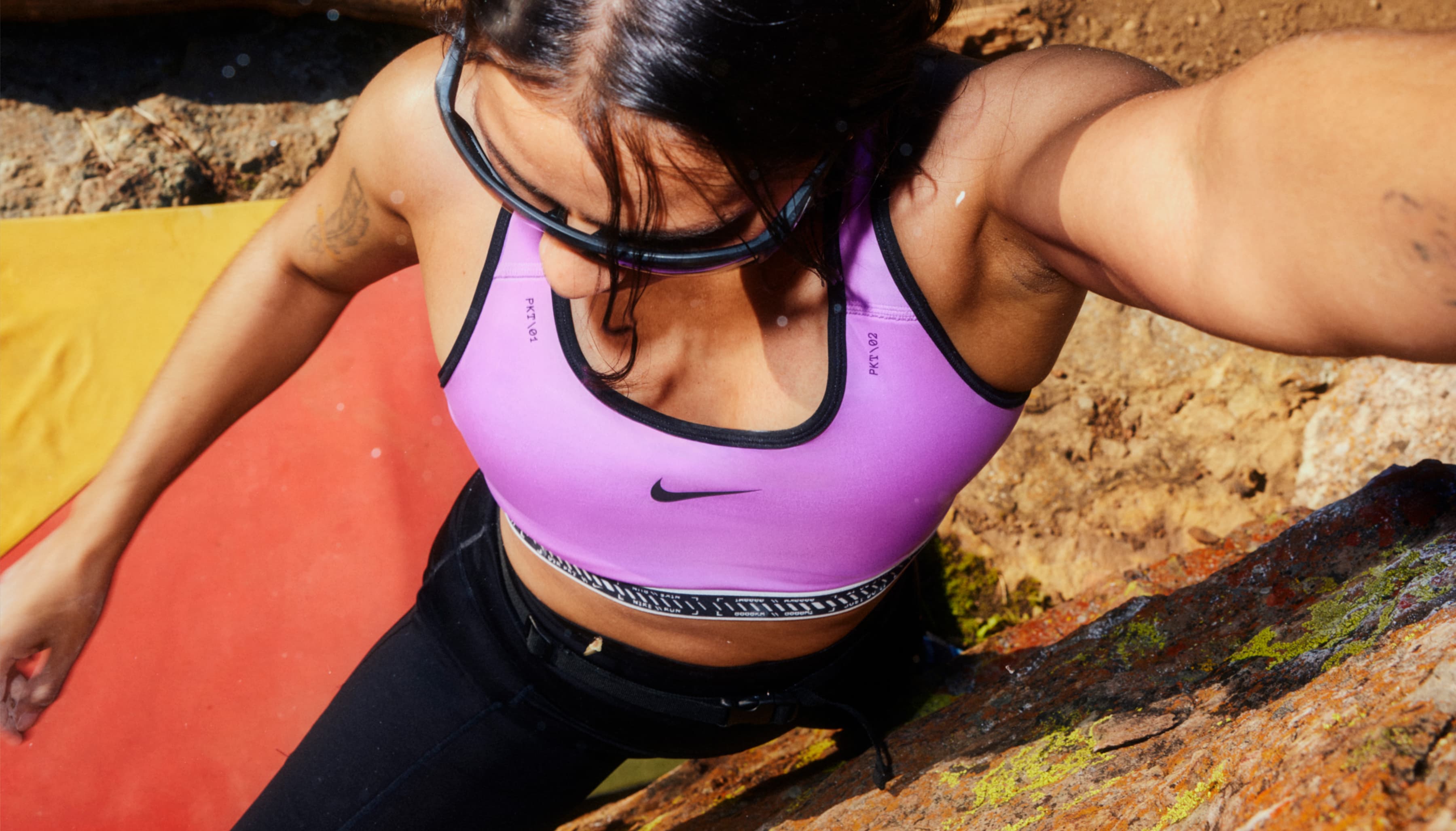 NikeBras Swoosh Outdoor Hero